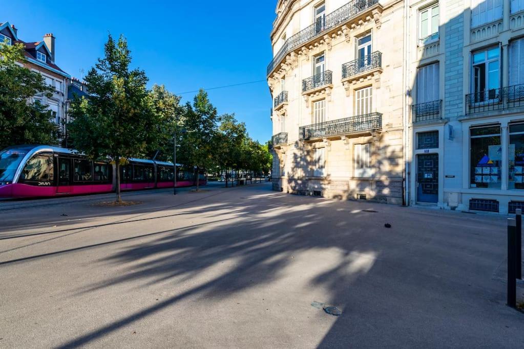 L'Essenciel, Superbe Et Calme T2 Au Centre Historique Appartement Dijon Buitenkant foto